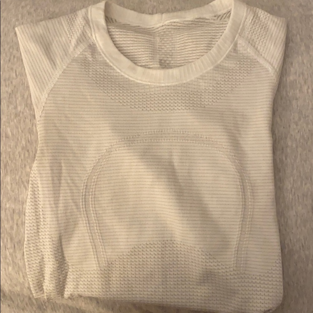 white lululemon short sleeve shirt